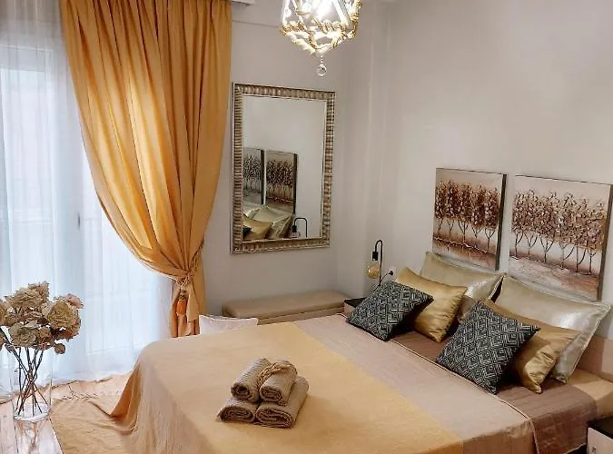 Antigonidon Square Luxury Apartment