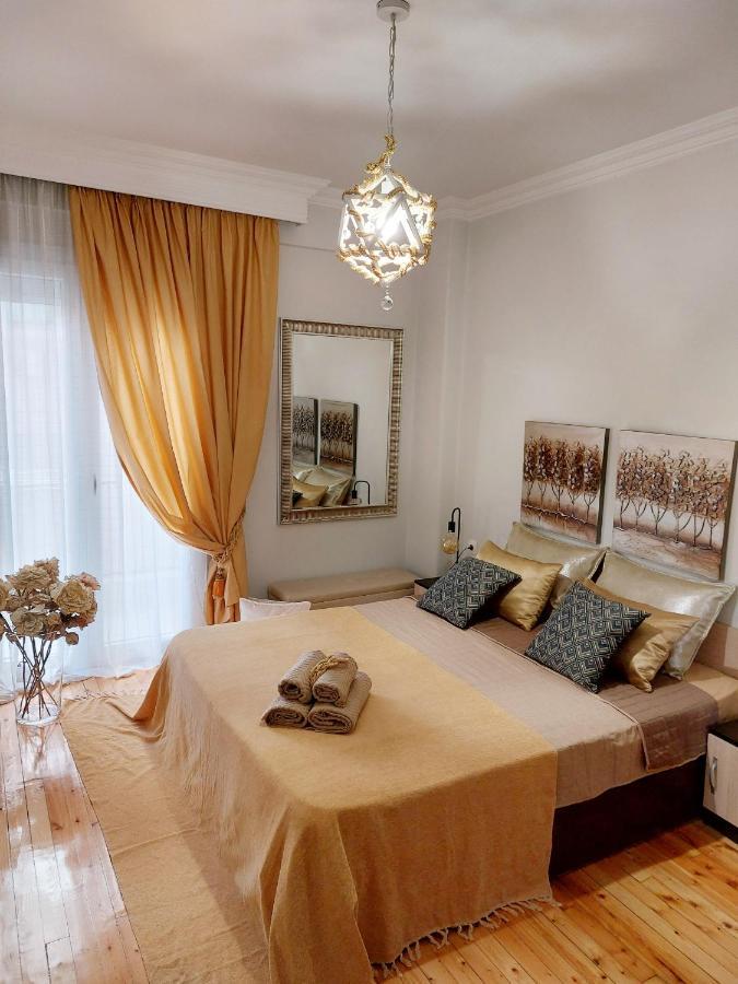 Antigonidon Square Luxury *